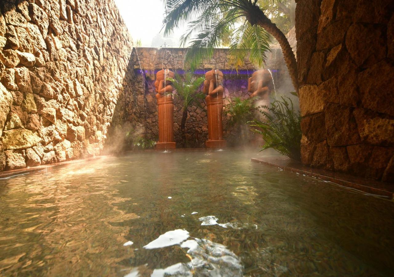 Balinese Onsen Ryokan Hakone Airu Exterior photo